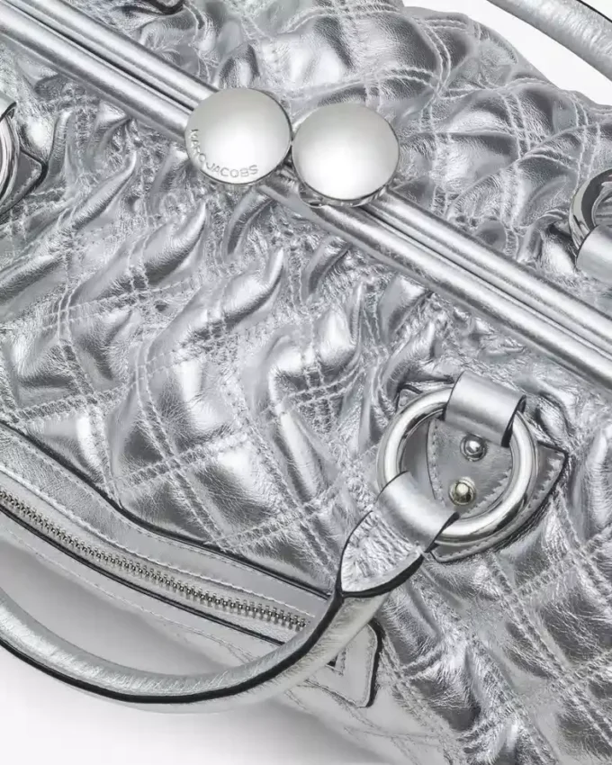Bolso Stam de piel metalizada acolchada, reedición