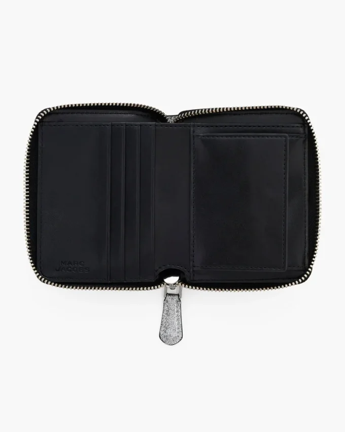 Cartera compacta y elegante para el día a día con revestimiento brillante