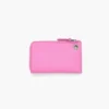 Cartera con cremallera superior y charms