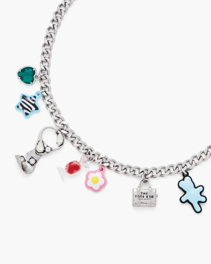 Collar con charm adhesivo
