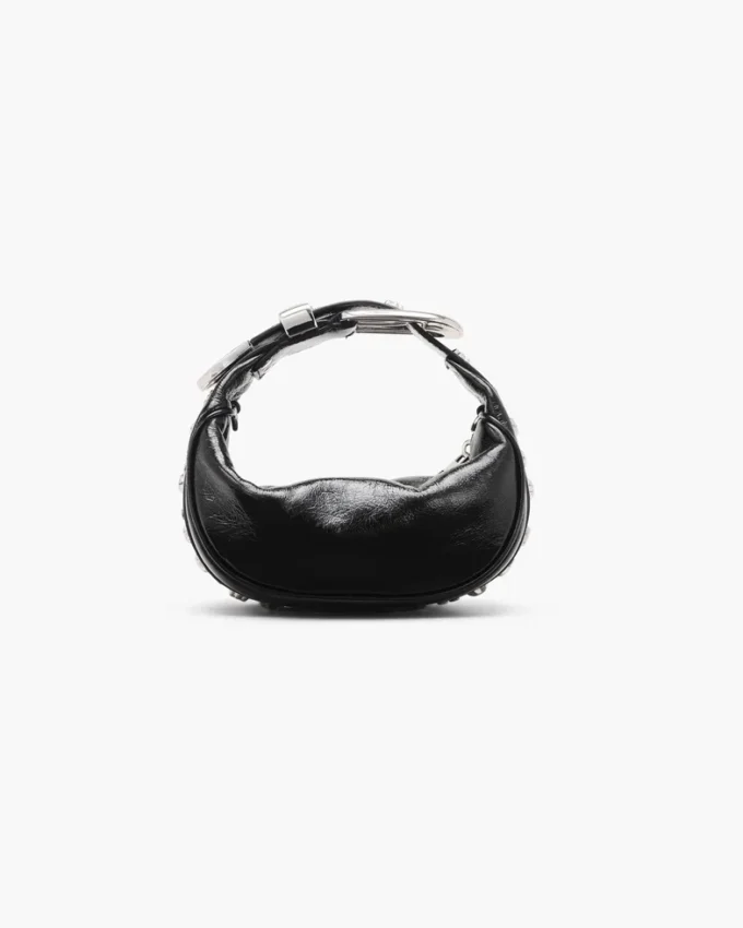 El bolso de fiesta de charol arrugado