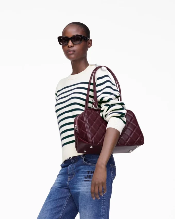 El bolso doble de cuero acolchado El bolso doble de cuero acolchado