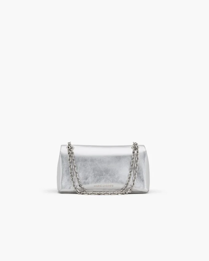 El bolso mini con doble cadena metálica El bolso mini con doble cadena metálica