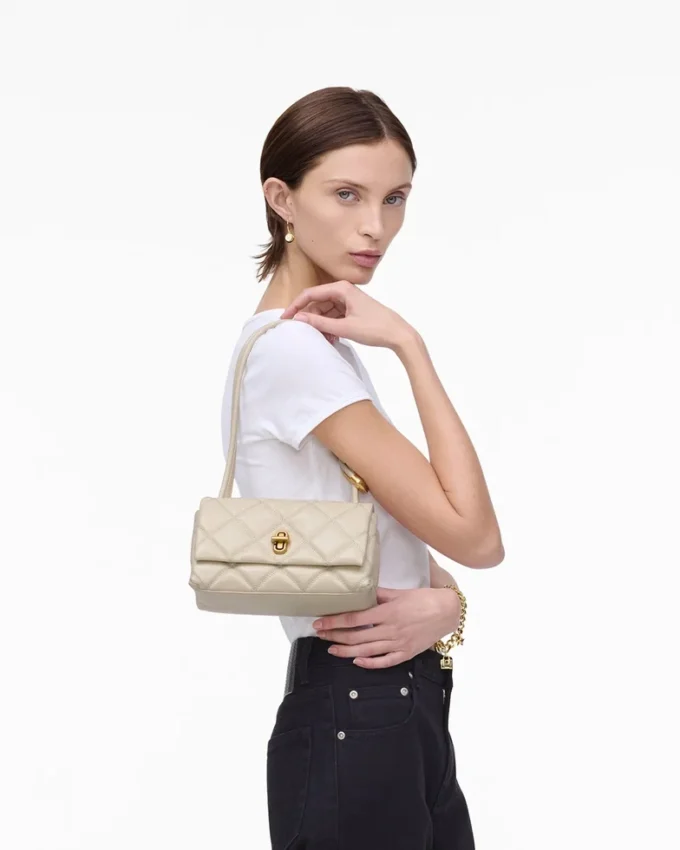 El bolso mini dual acolchado El bolso mini dual acolchado