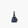 El bolso mini dual de denim con charms