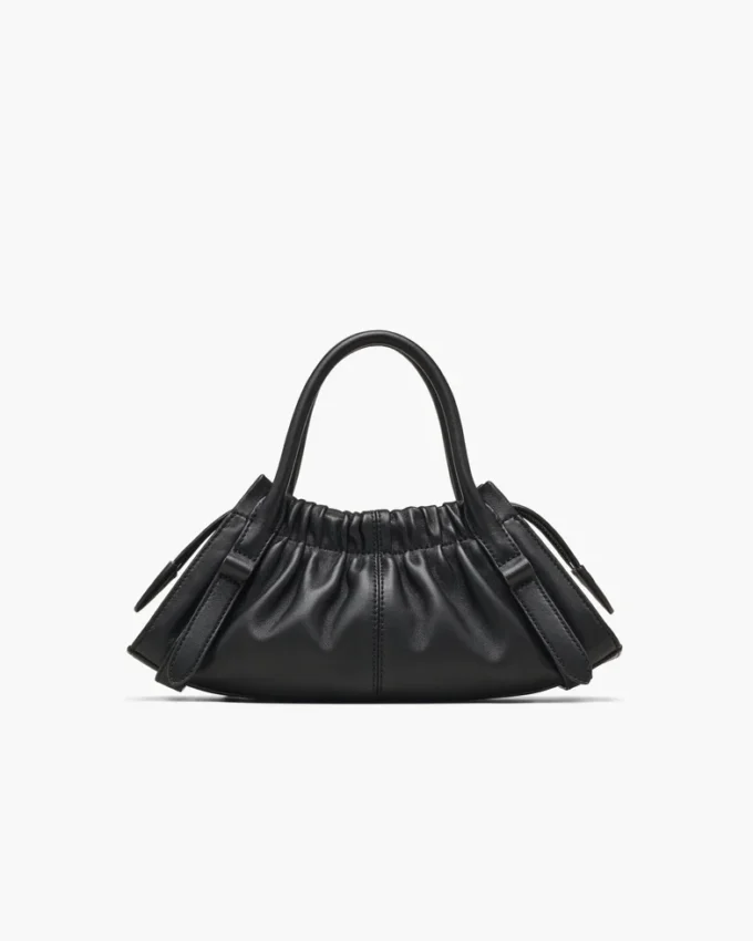 El bolso pequeño Cristina