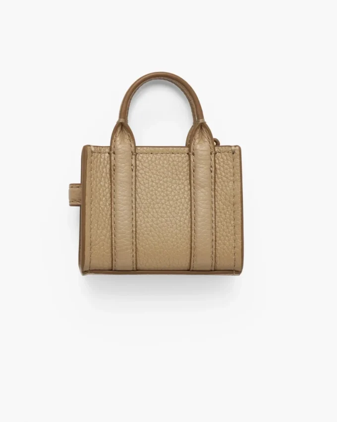 El charm para bolso Nano Tote Bag
