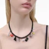 El collar con charm de coleccionista