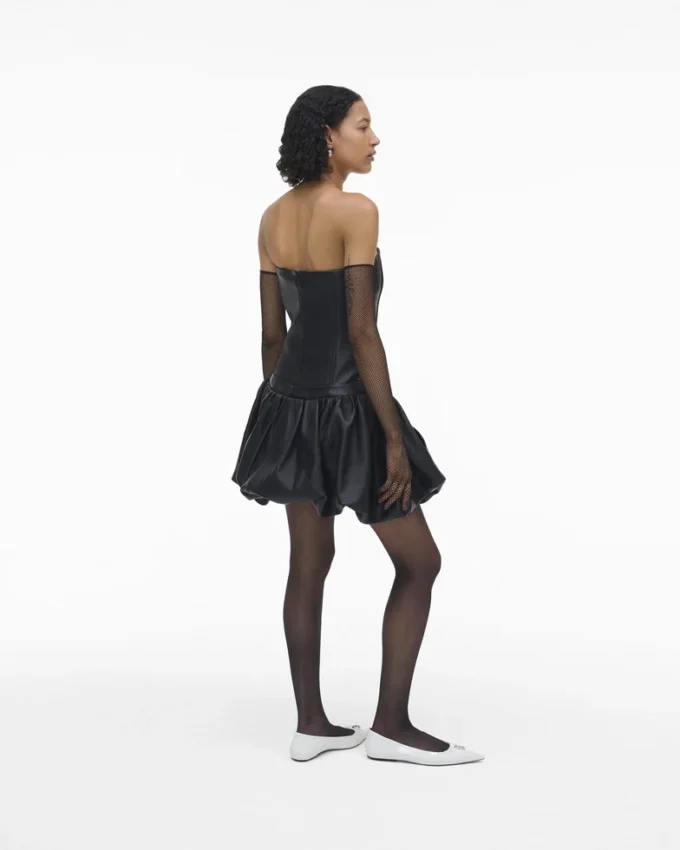 El vestido burbuja de cuero