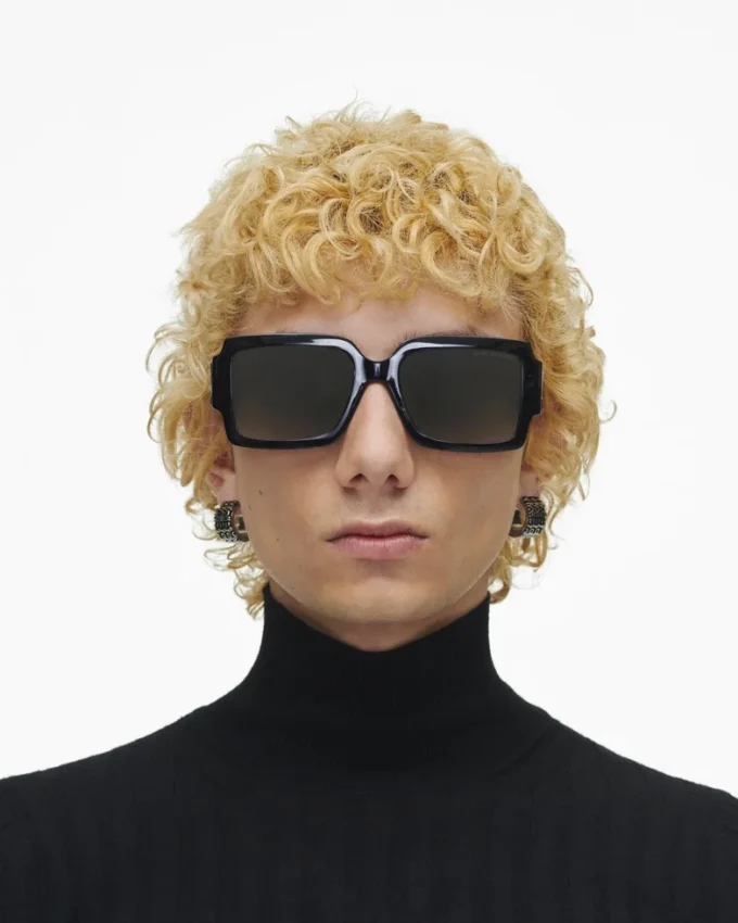 Gafas de sol cuadradas con logotipo llamativo