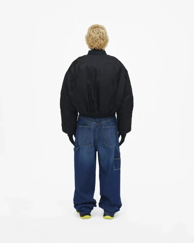 La bomber corta