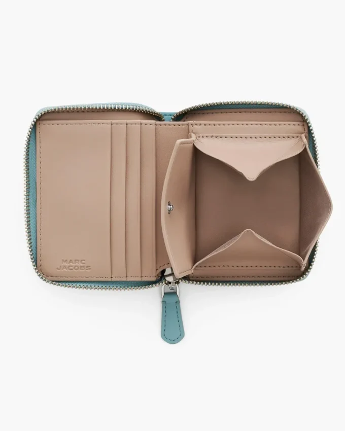 La cartera compacta y delgada para el día a día