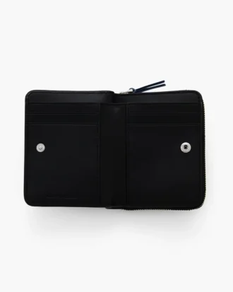 La mini cartera compacta de cuero