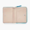La mini cartera compacta de cuero