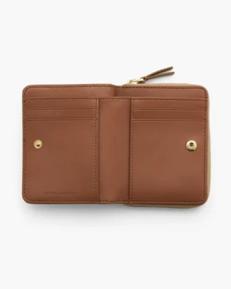 La mini cartera compacta de cuero