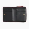 La mini cartera compacta de cuero