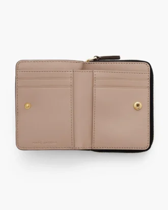 La mini cartera compacta de cuero