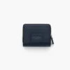La mini cartera compacta de cuero