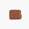 La mini cartera compacta de cuero