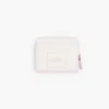 La mini cartera compacta de cuero