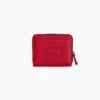 La mini cartera compacta de cuero