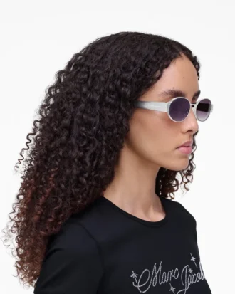 Las gafas de sol redondas con logotipo clásico