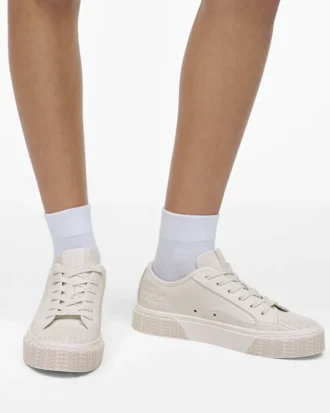 Las zapatillas de cuero