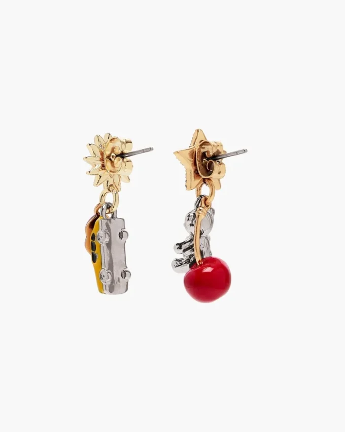 Pendientes con charms decorativos
