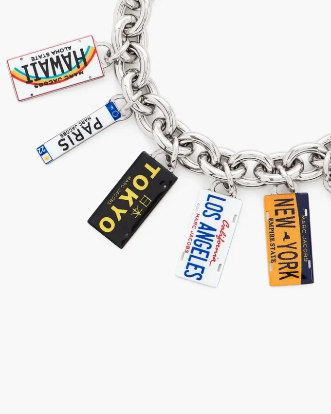 Pulsera con charms de matrículas de ciudades
