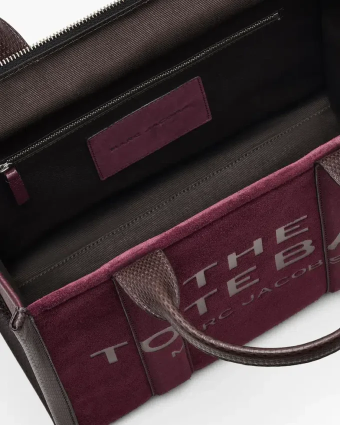 The Medium Tote Bag of suede