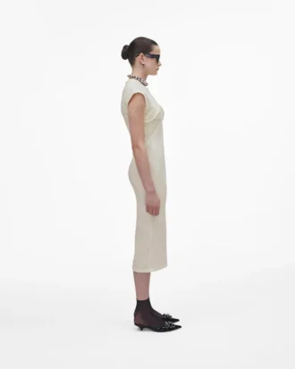 Vestido con costuras