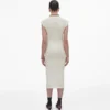 Vestido con costuras