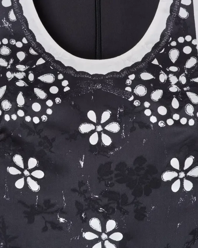Vestido con ojales Trompe L’Oeil