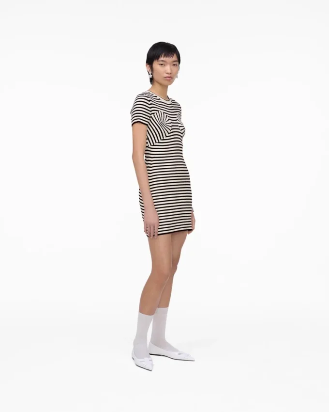 Vestido de punto con costuras