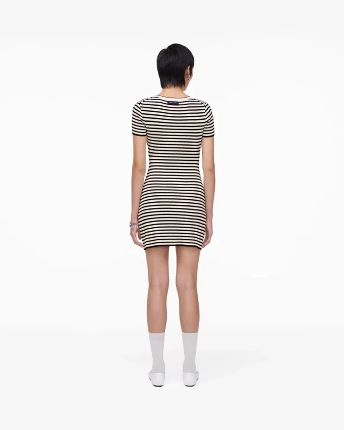 Vestido de punto con costuras