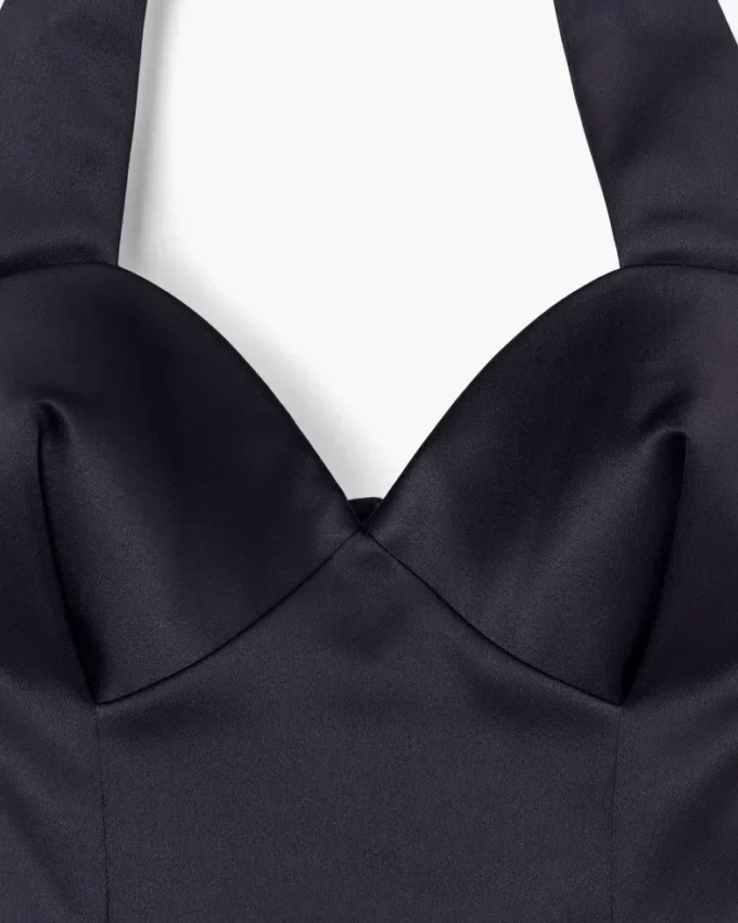 Vestido halter esculpido de satén